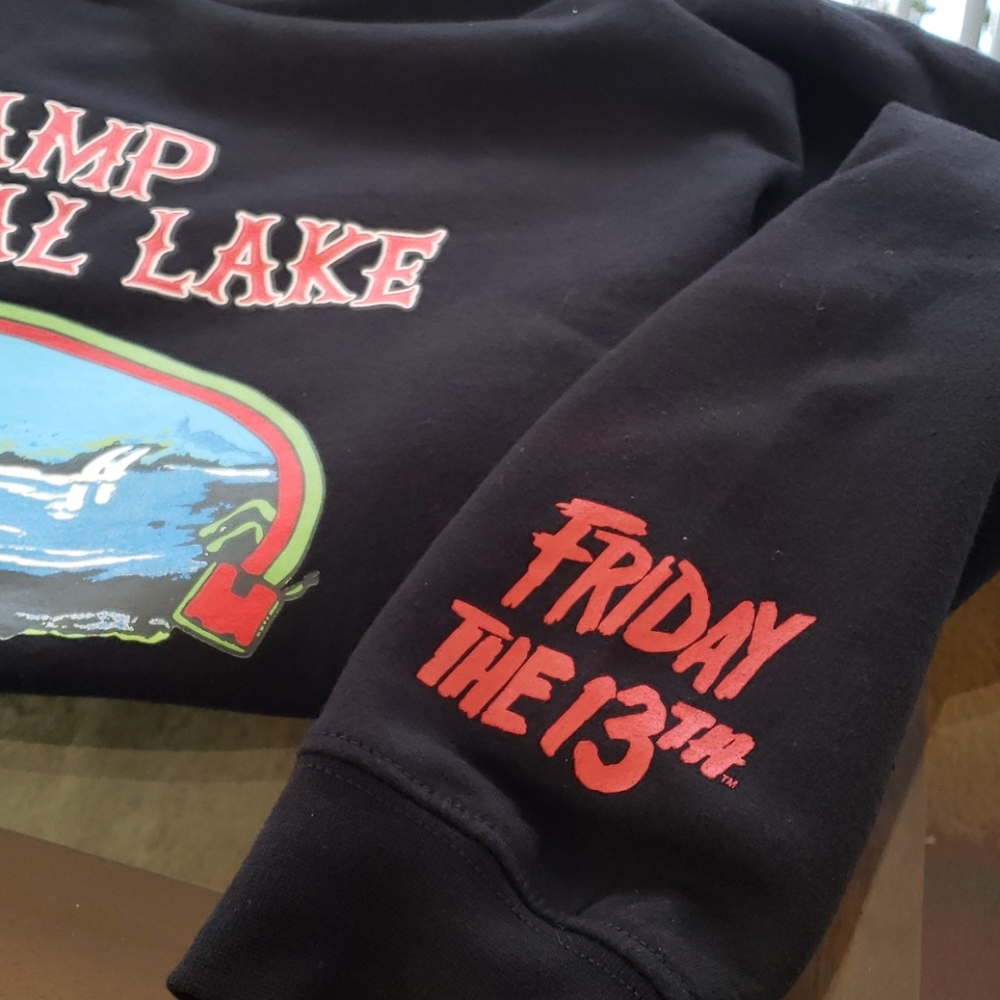 ❌SOLD❌ FRIDAY THE 13TH CAMP CRYSTAL LAKE CROP - Picture 6 of 10